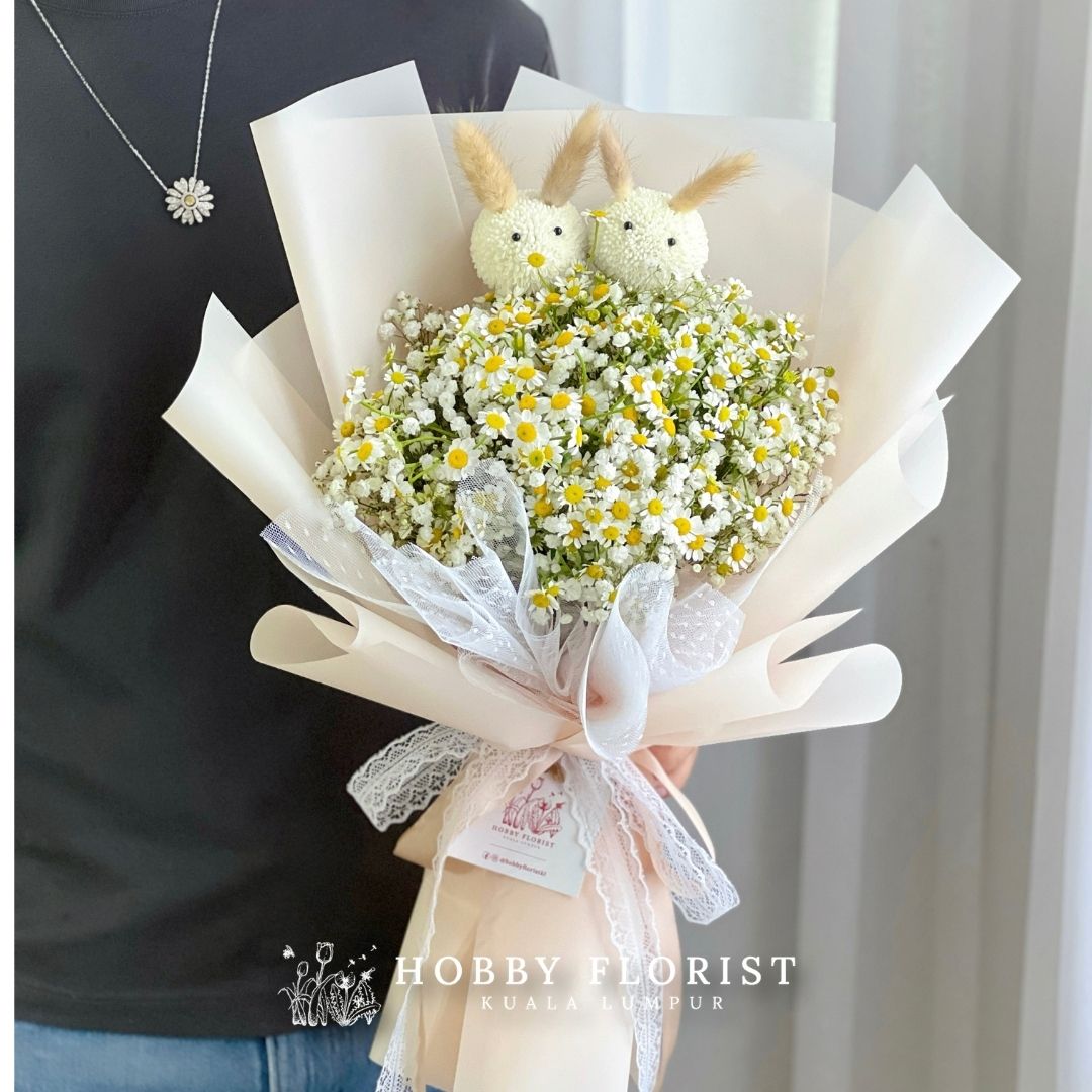 Hadley Bouquet Chamomile Delivery KL PJ 1