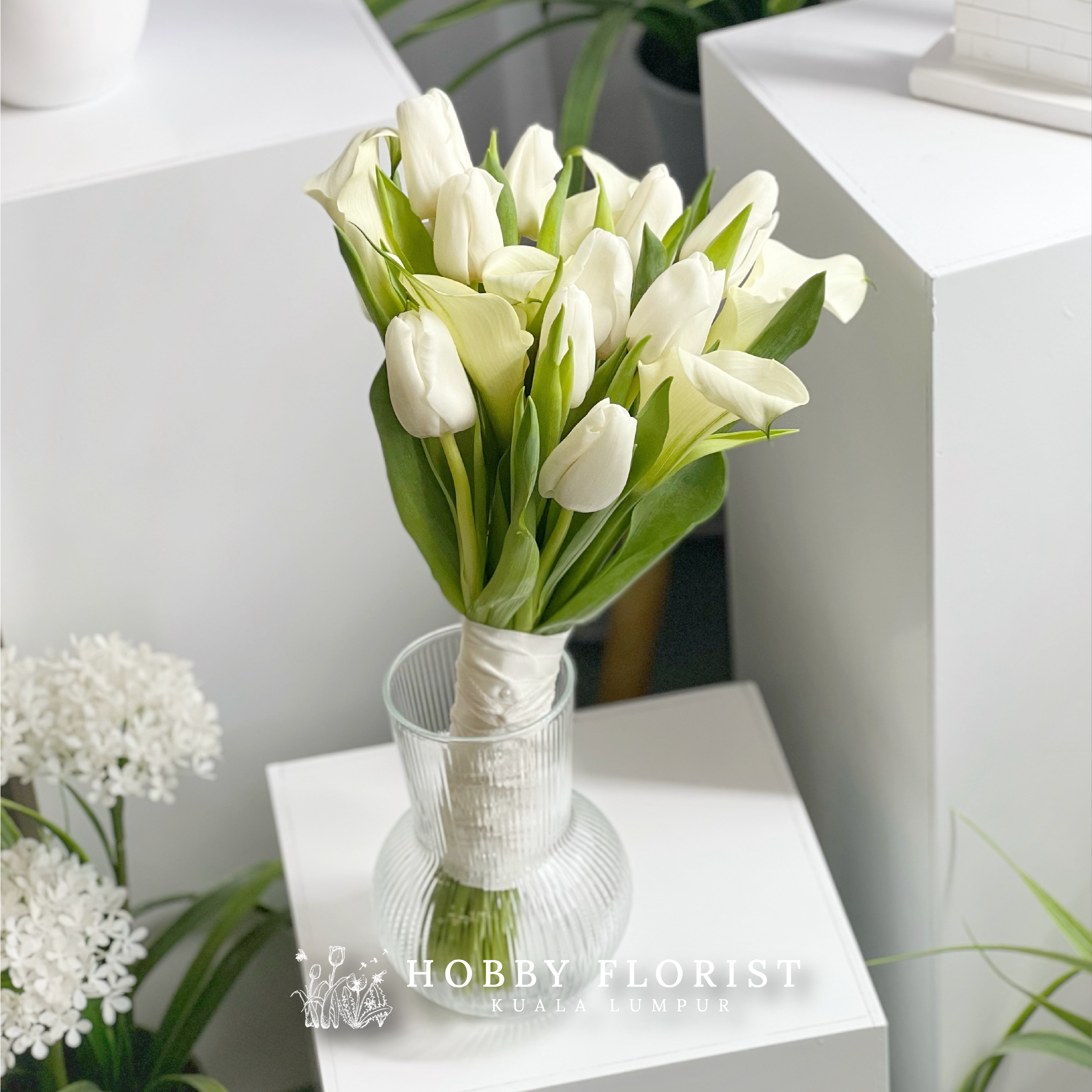 Adara, The Bridal Bouquet - Image 3