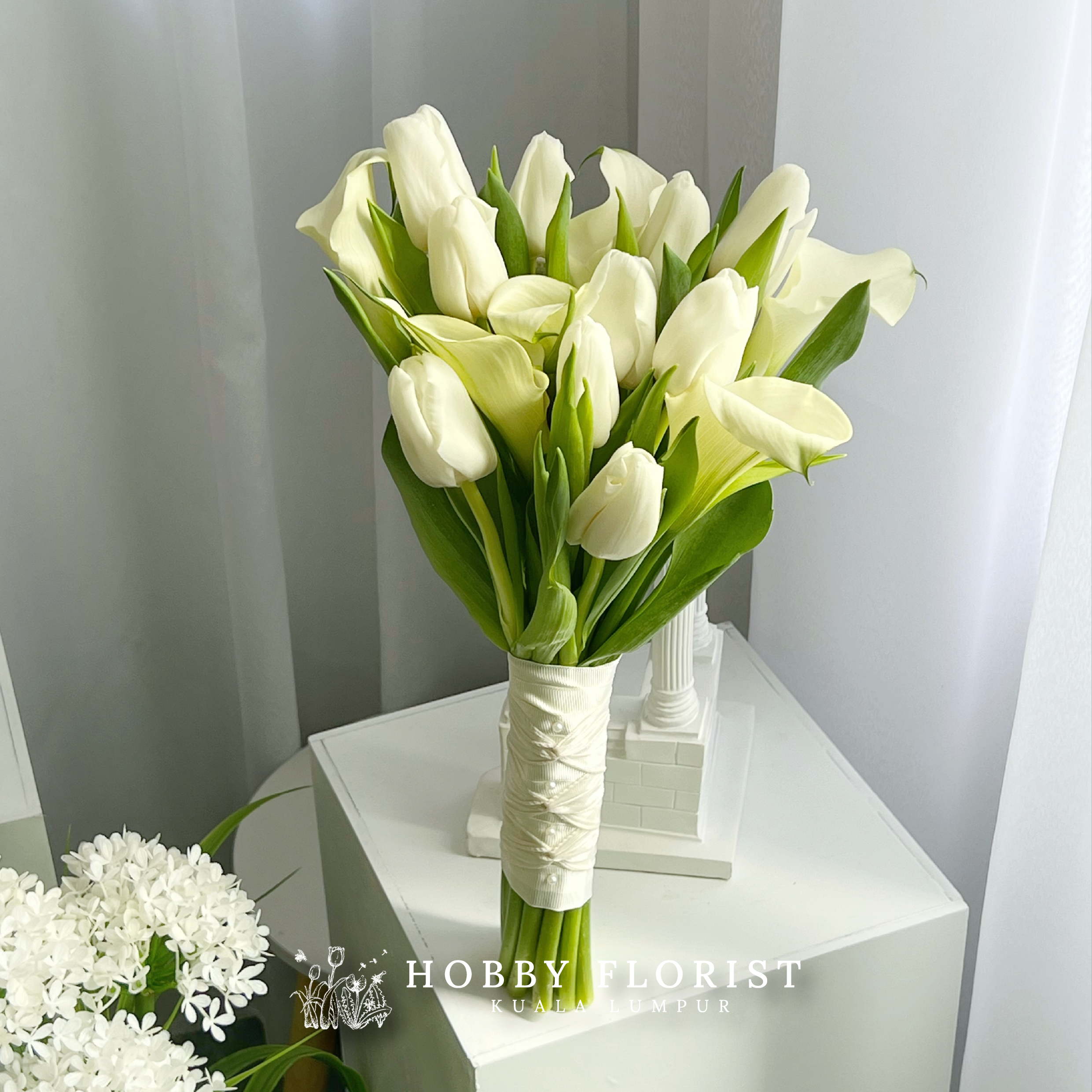 Adara, The Bridal Bouquet - Image 4
